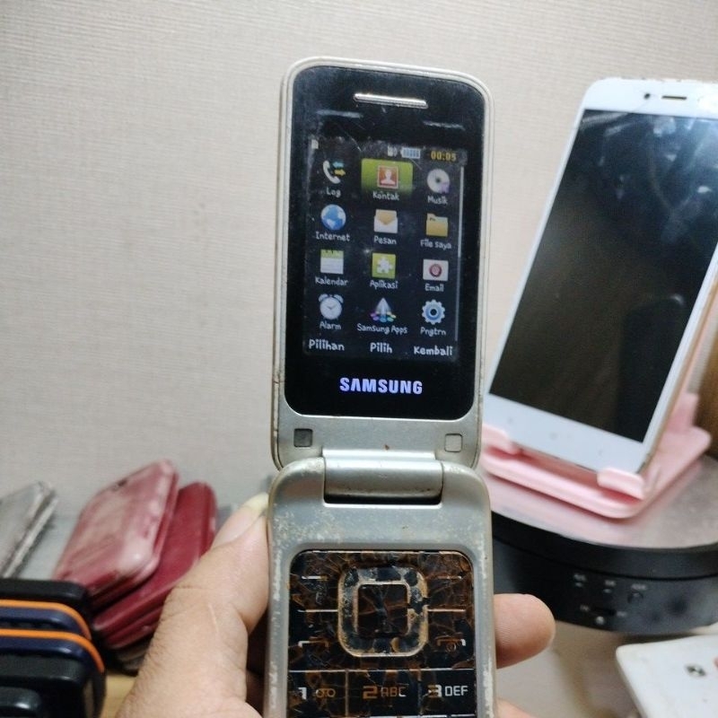 Samsung lipat gt-c3520  handphone Samsung lipat siap pakai