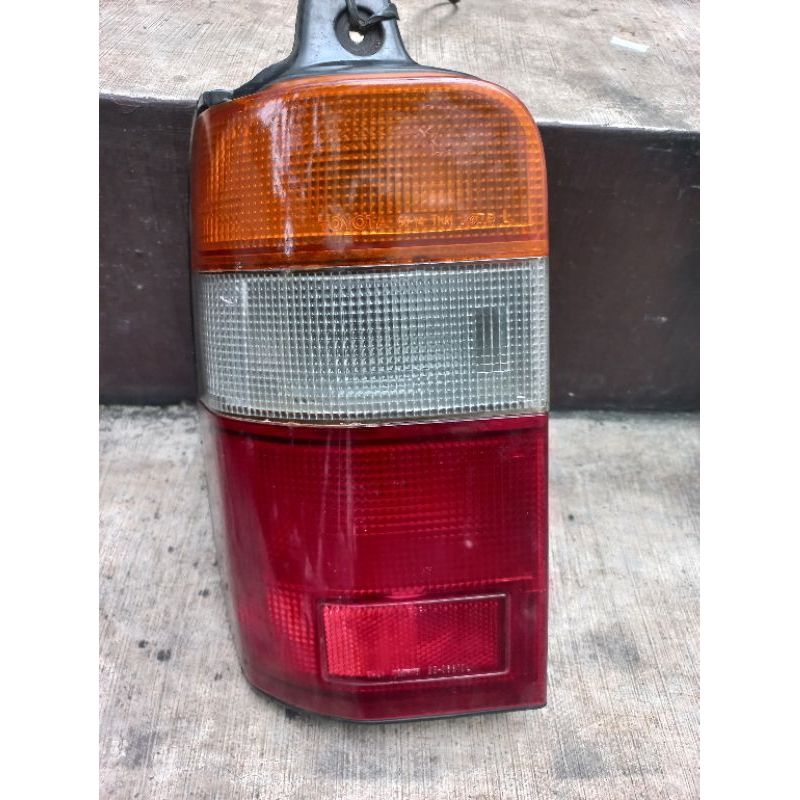 Stoplamp Lampu Belakang Toyota  Kijang  kapsul 97 sd 99 original