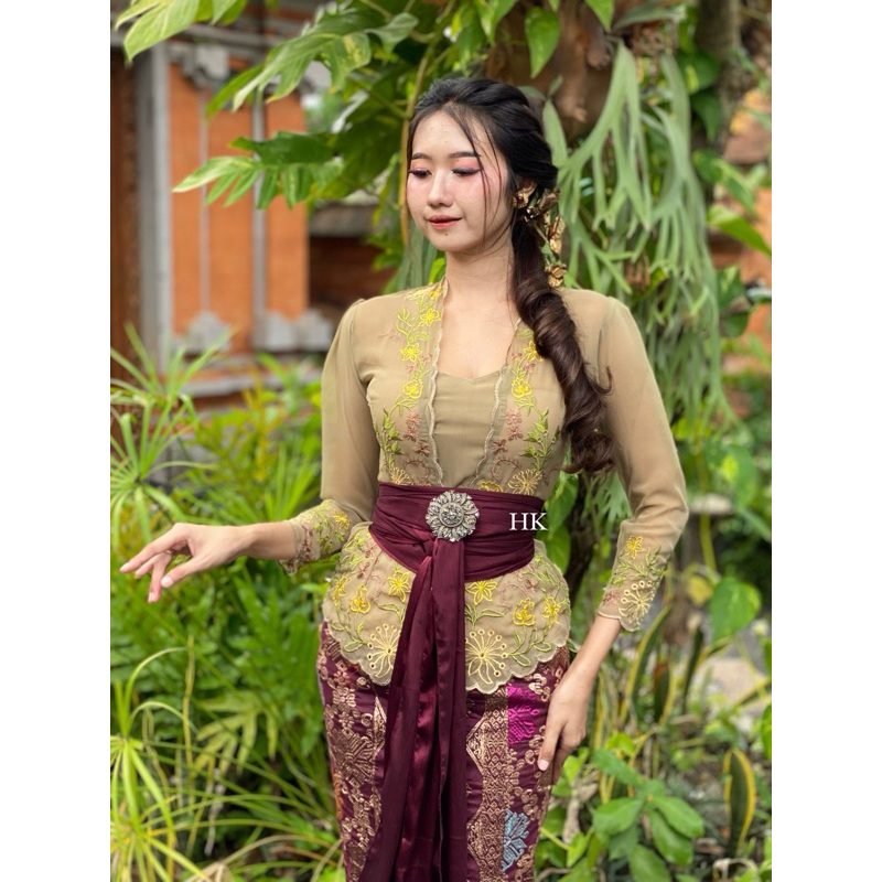 Kebaya bordir sutra crepe