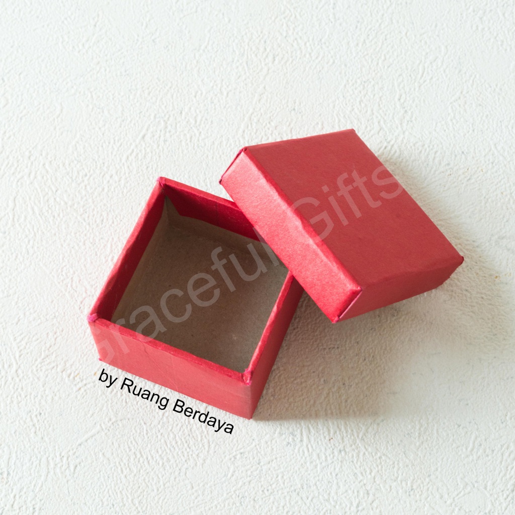 

Hard Box Premium Kecil 6 x 6 x 4 cm untuk Kado dan Hampers - Graceful Gifts by Ruang Berdaya