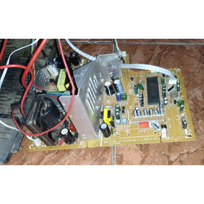 MESIN TV TABUNG CINA SLIM 21" EW