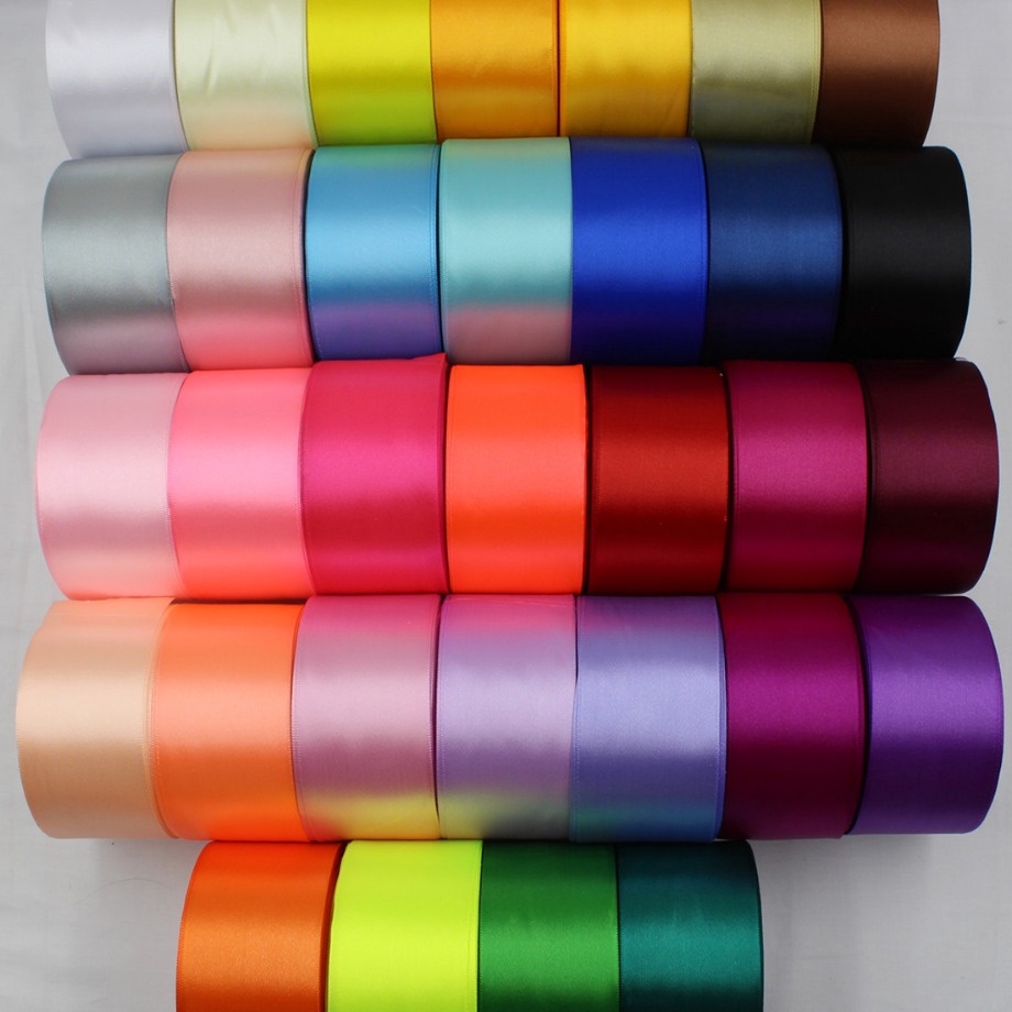 

Diskon Kilat Pita Satin ROLL 2 INCH 5 CM 25 YARD
