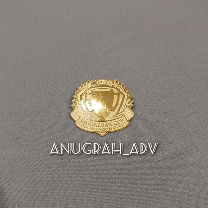 pin logo custom kuningan sepuh emas - magnet