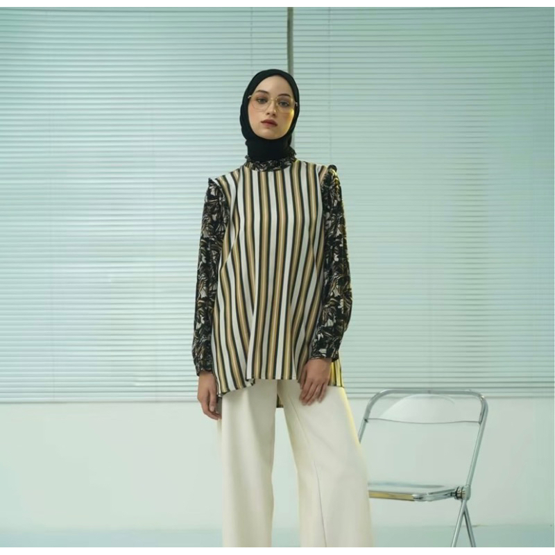 Preloved Aleza Label Pratisha Top Brown Size S