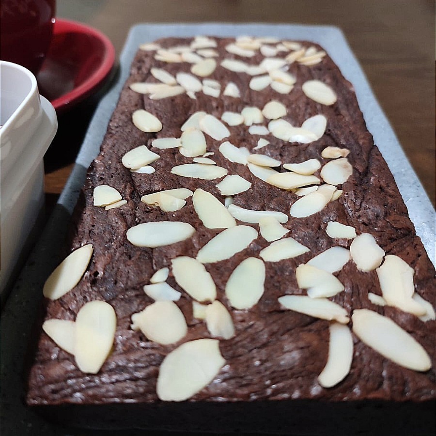 

Brownies Almond/Keju Parut/Walnut