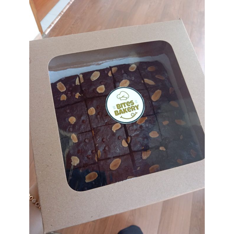 

Fudgy Brownie(20 cm x 20 cm)