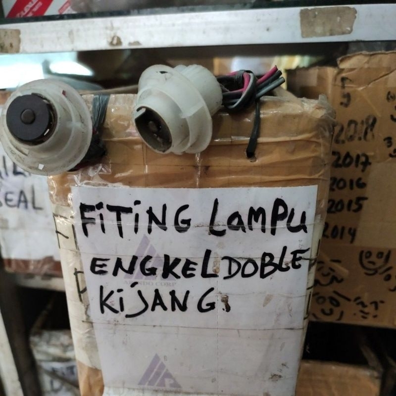fiting Lampu Mobil engkel double kijang