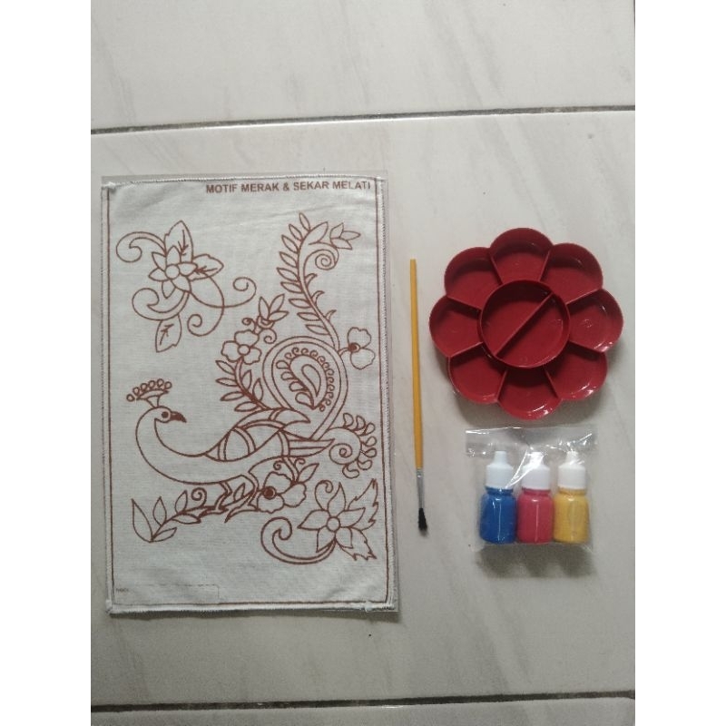

Paket Melukis Batik (Kain, Cat lukis 1set, kuas, palet)
