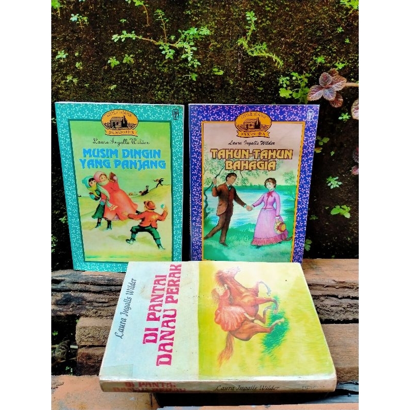 PAKET LAURA INGALLS WILDER MUSIM DINGIN YANG PANJANG,TAHUN TAHUN BAHAGIA,BONUS DI PANTAI DANAU PERAK