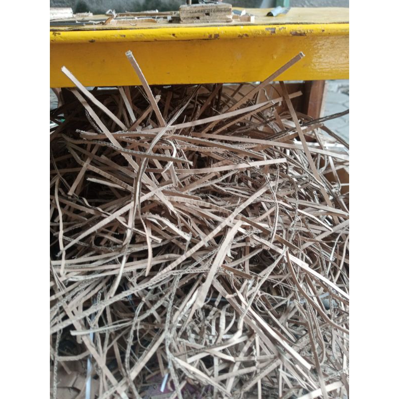 

kardus cacah serut strip 100 gr tebal