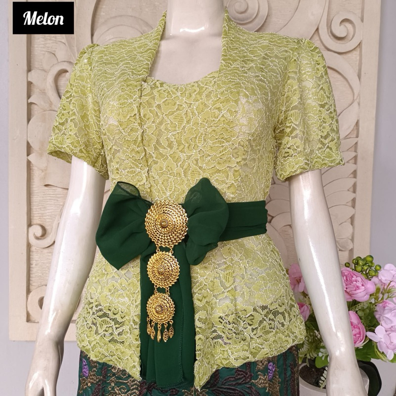 kebaya brokat lengan pendek