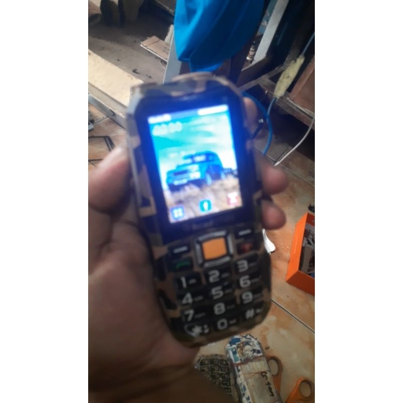 Hp Gunung Brandcode B81 Minus Tidak Ada batre yang lain normal udah tested