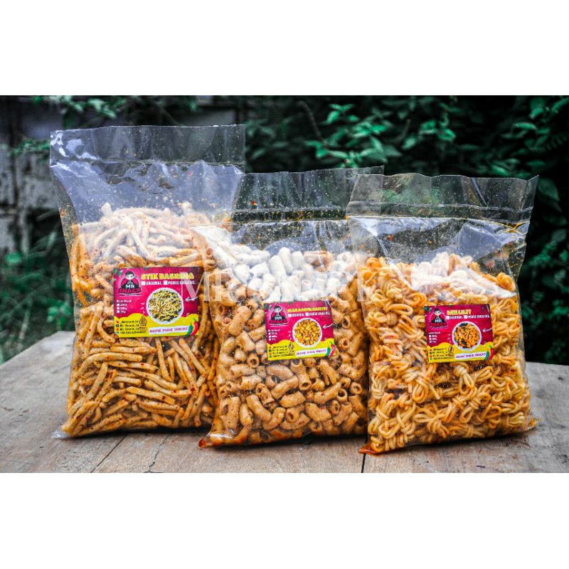 

[Paket HEBAT (Hemat Banget) 250g] 250g Makaroni Bantet + 250g Stik Basreng + 250g Mie Lilit Pedas Chili Oil