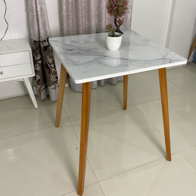 Meja Makan  Minimalis modern