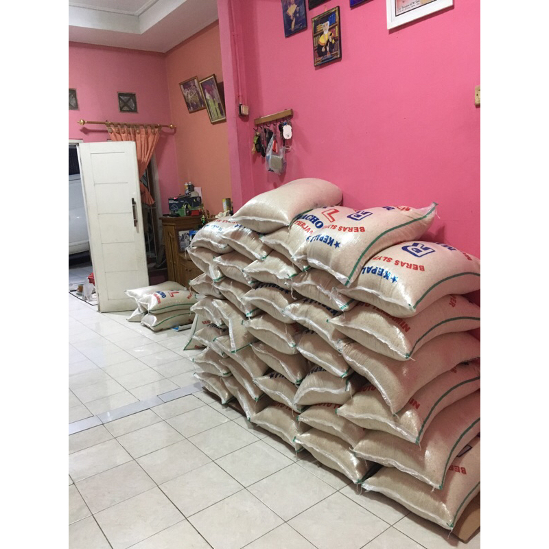 

beras asli barugbug ciomas 10kg