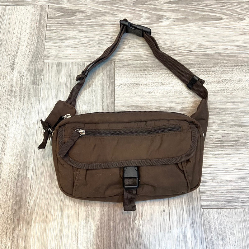 Tas Selempang uniqlo / sling bag uniqlo / Tas uniqlo