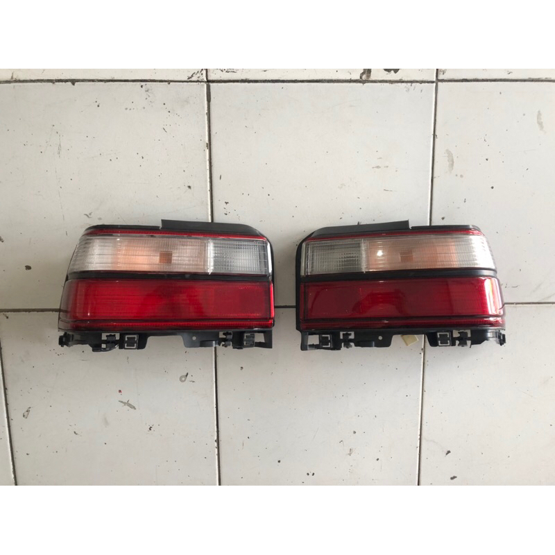 LAMPU BELAKANG STOPLAMP COROLLA GREAT