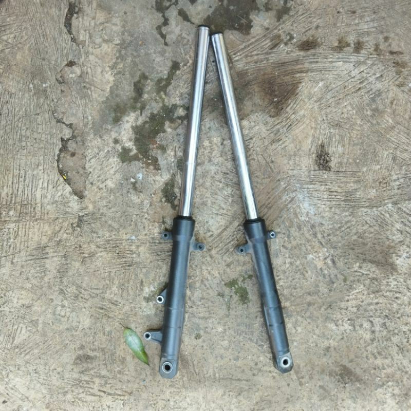 Shock depan kanan kiri CBR150R