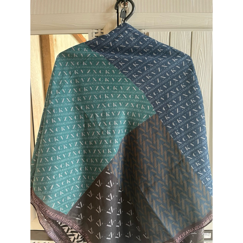 preloved scarf vivi zubedi x citra kirana