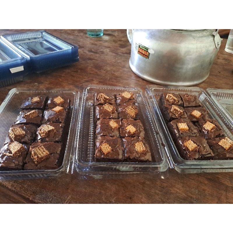 

FUDGY BROWNIES