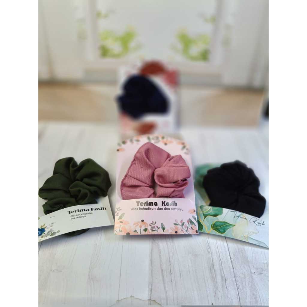 Souvenir Wedding scrunchie | Souvenir pernikahan unik | souvenir aesthetic