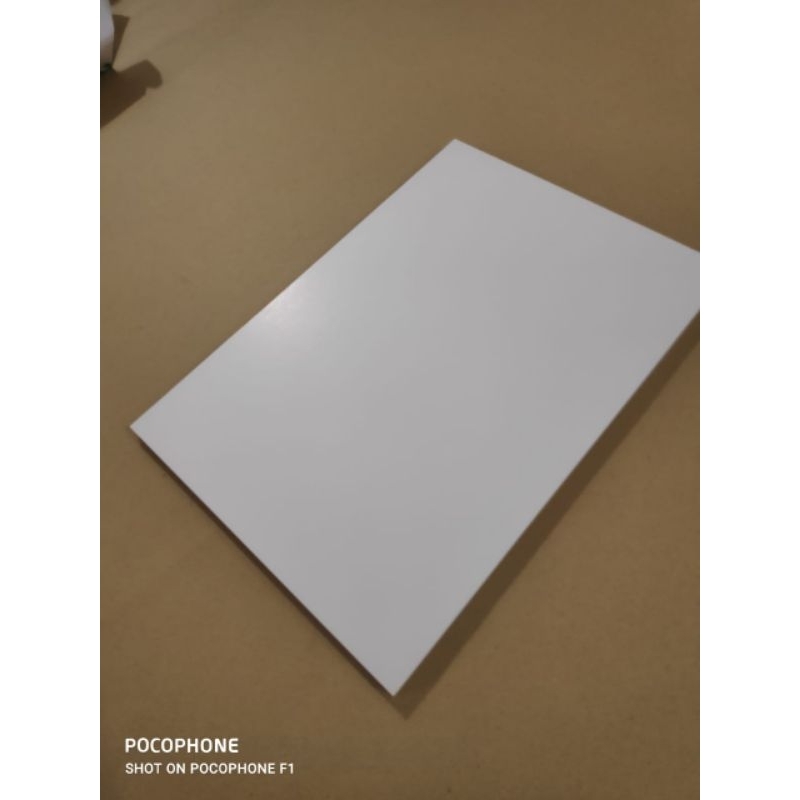 

Kertas NEWTOP 200 GSM A4 isi 10 Lembar / Kertas Yupo ANTI AIR 200 gram Anti Sobek