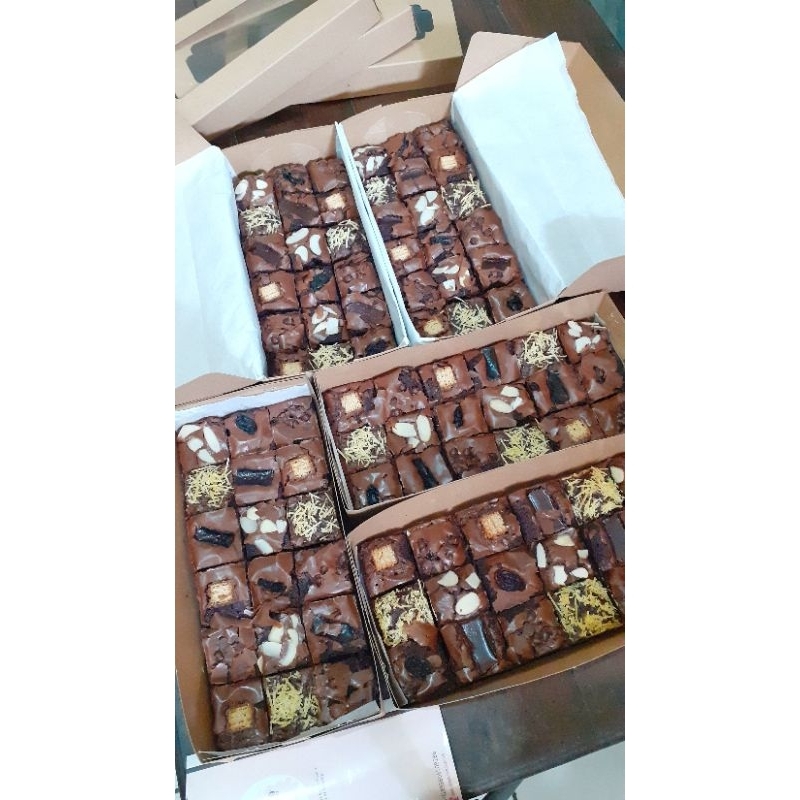 

BROWNIES PANGGANG / FUDGY BROWNIES