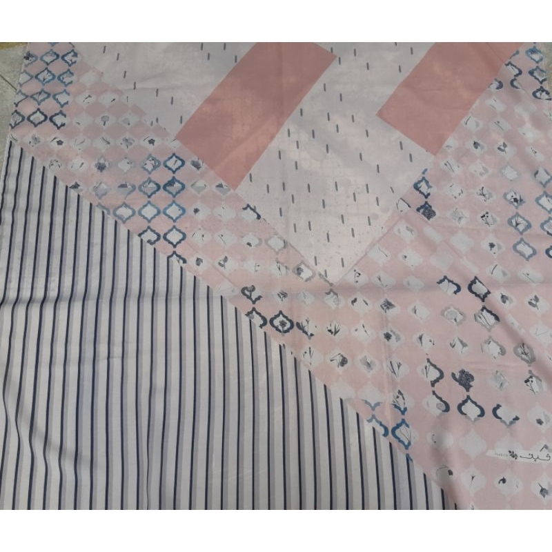 Hijab segiempat merk Tsabita