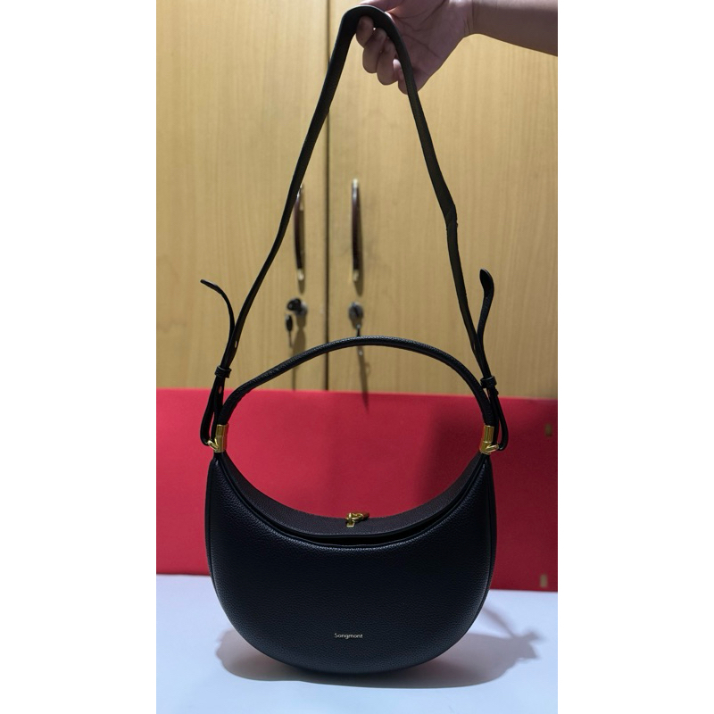 Medium Luna Bag dari Songmont
