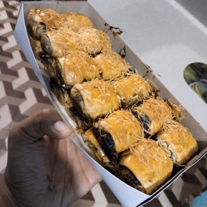 

bolen lumer/bolen pisang coklat/bolen lumer pisang coklat