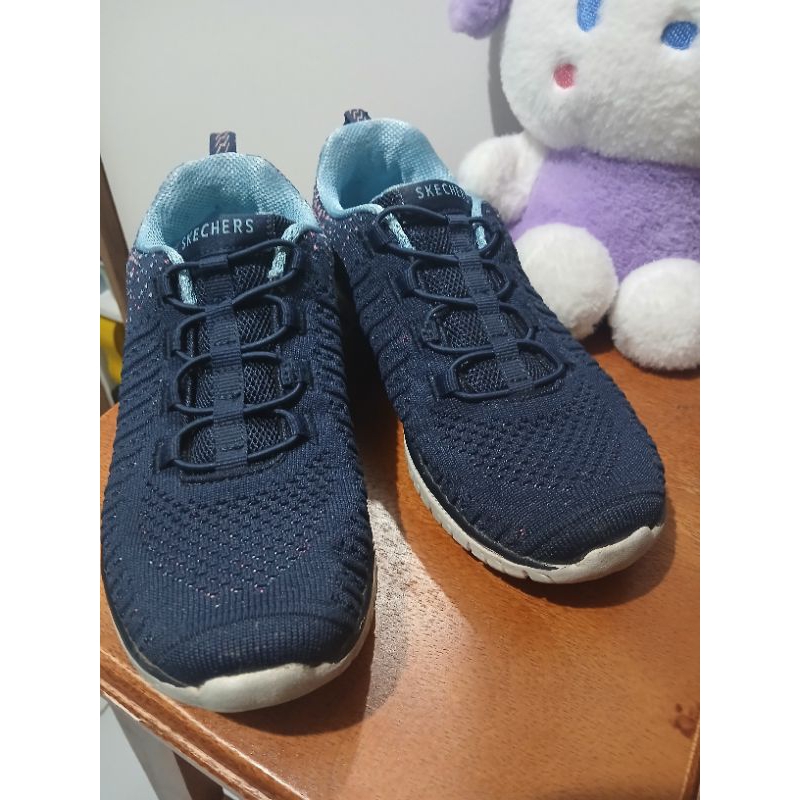 Sepatu skechers 36 preloved