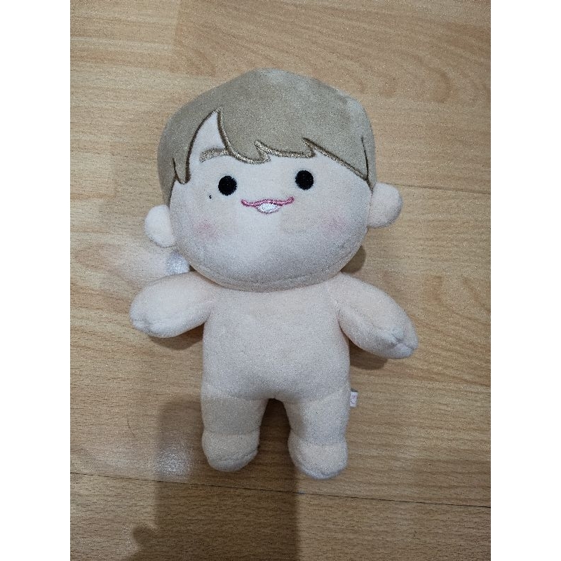 Wanna one brown hair Kang Daniel 20cm doll (NEW)