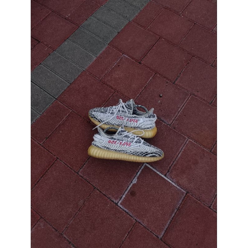 Adidas yeezy 350 zebra second