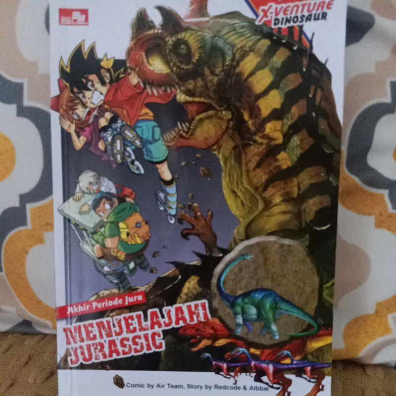 

Menjelajahi Jurassic