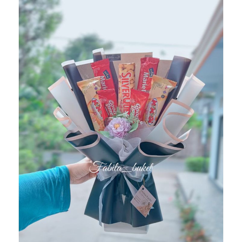 BUKET COKLAT SILVERQUEEN DAN SNACK