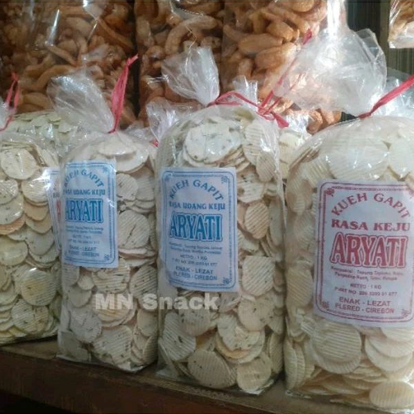 

Kue Gapit Simpring/Makanan Ringan Gapit Simpring Khas Cirebon