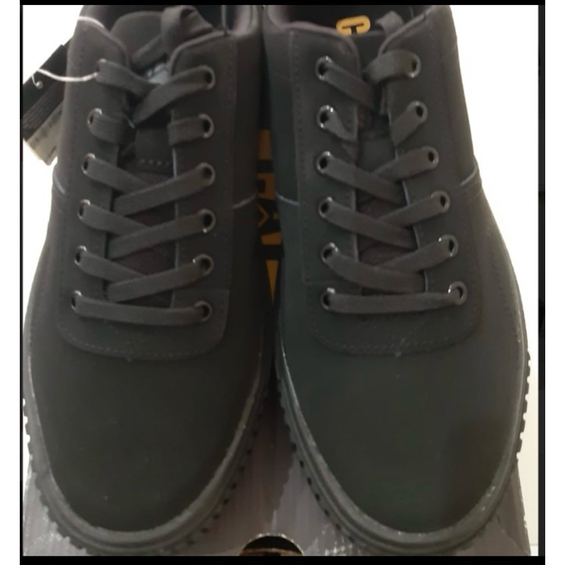 P110475 amp black shoes caterpillar