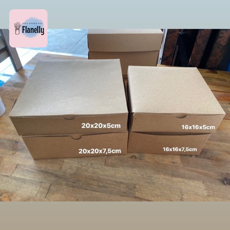 

Kotak dus box kraft ukuran 16x16x5cm (1pack 10pc)