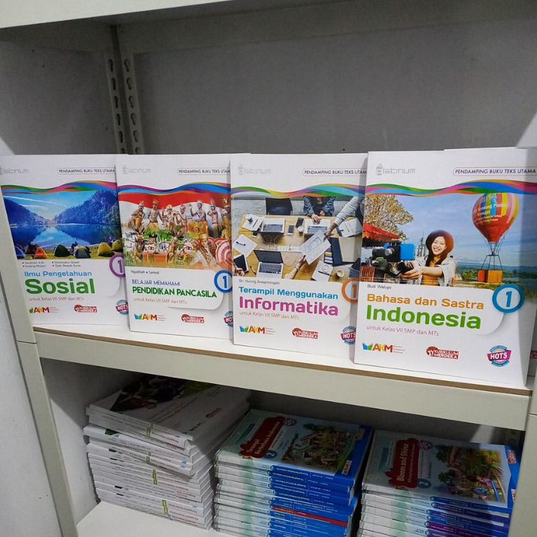 

KODE Q28O Platinum kurikulum merdeka kelas 7 8 9 VII VIII IX SMP MTs Bahasa indonesia matematika seni rupa bahasa inggris