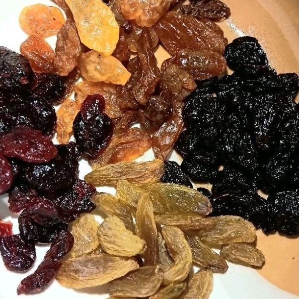 

500gr Assorted Raisin Lee / Macam Macam Kismis/ Golden Raisin, Green Raisin, Black Raisin, Cran Berry / Makanan Sehat dan Organik