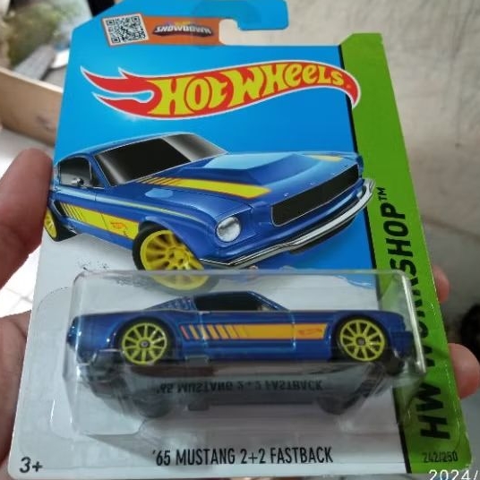 HOT WHEELS 65 MUSTANG 2+2 FASTBACK BIRU
