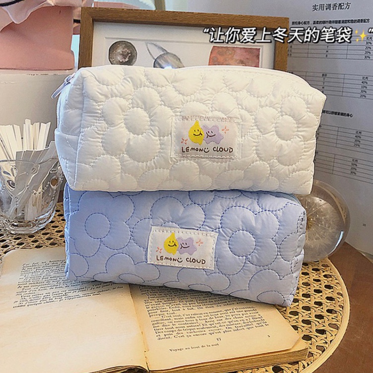 

Best Product KENSHO Kotak Pensil Sleting Motif Bunga Flower Handle Pastel Bahan Parasut Korea Pouch Makeup Aesthetic Tas Aksesoris Wanita Lucu Import Zipper Flowers