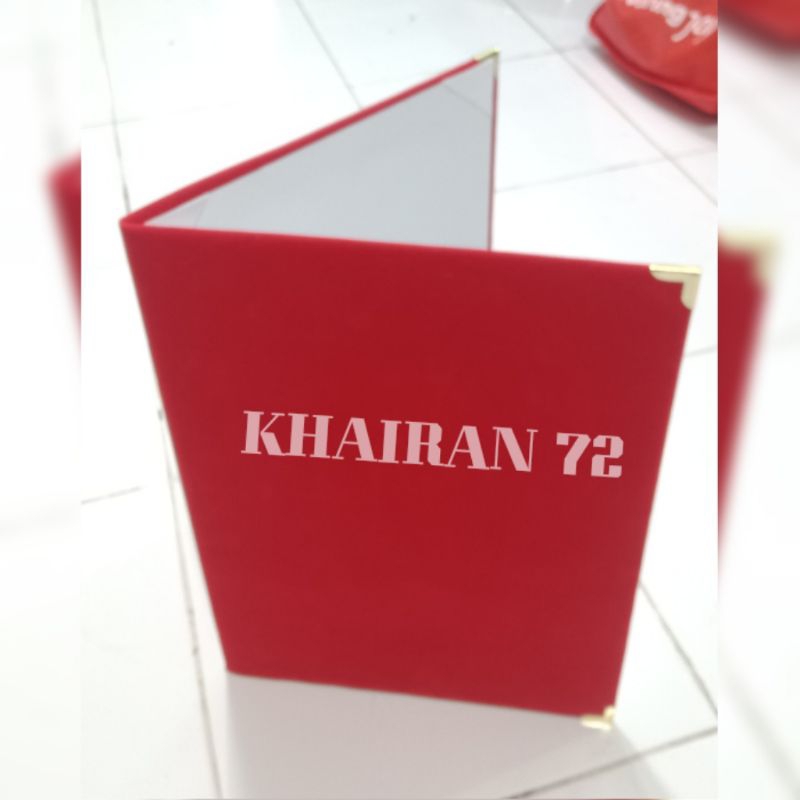 

map merah bahan beludru