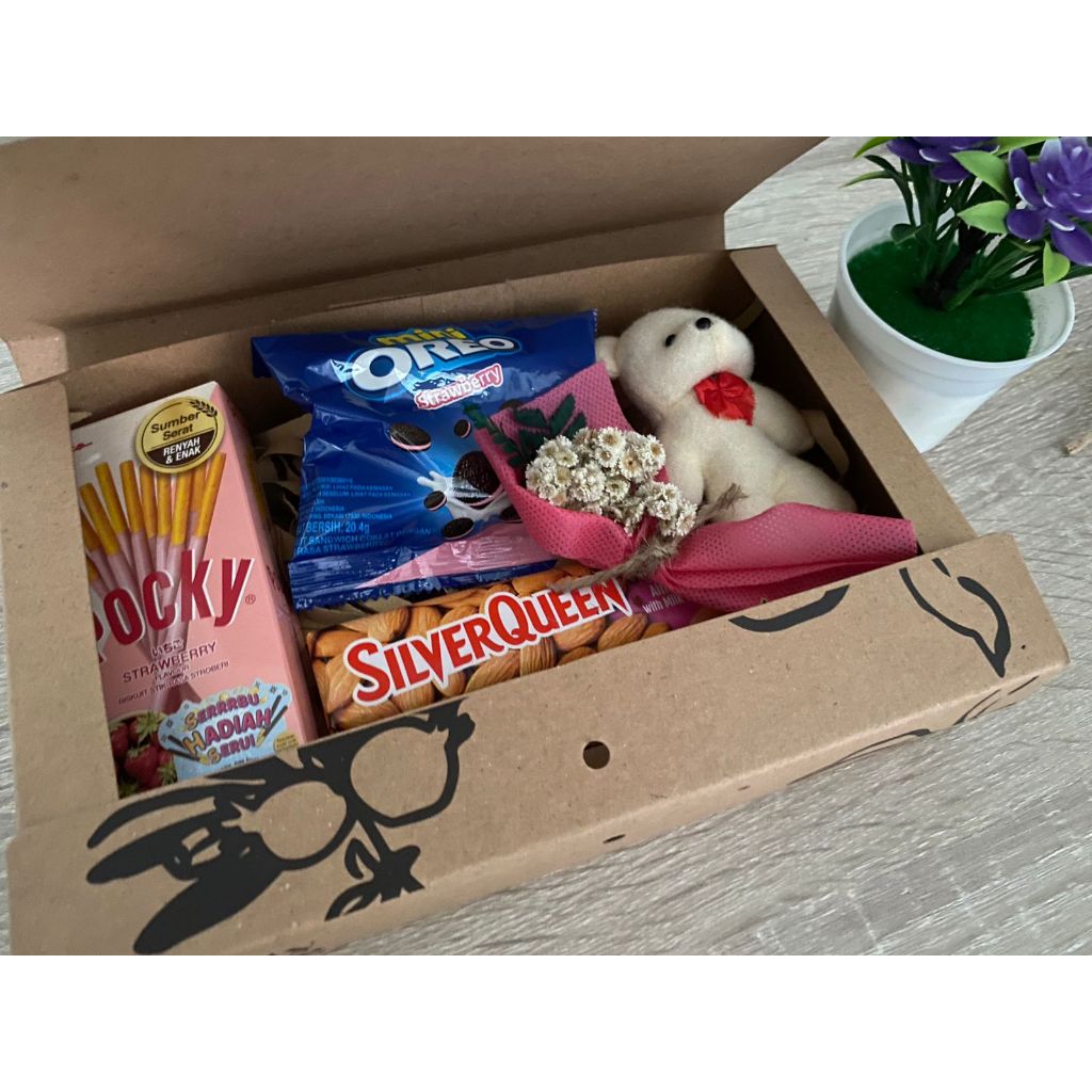 

Hamper Gift Box Ultah Kado Hadiah Anniversary Graduation
