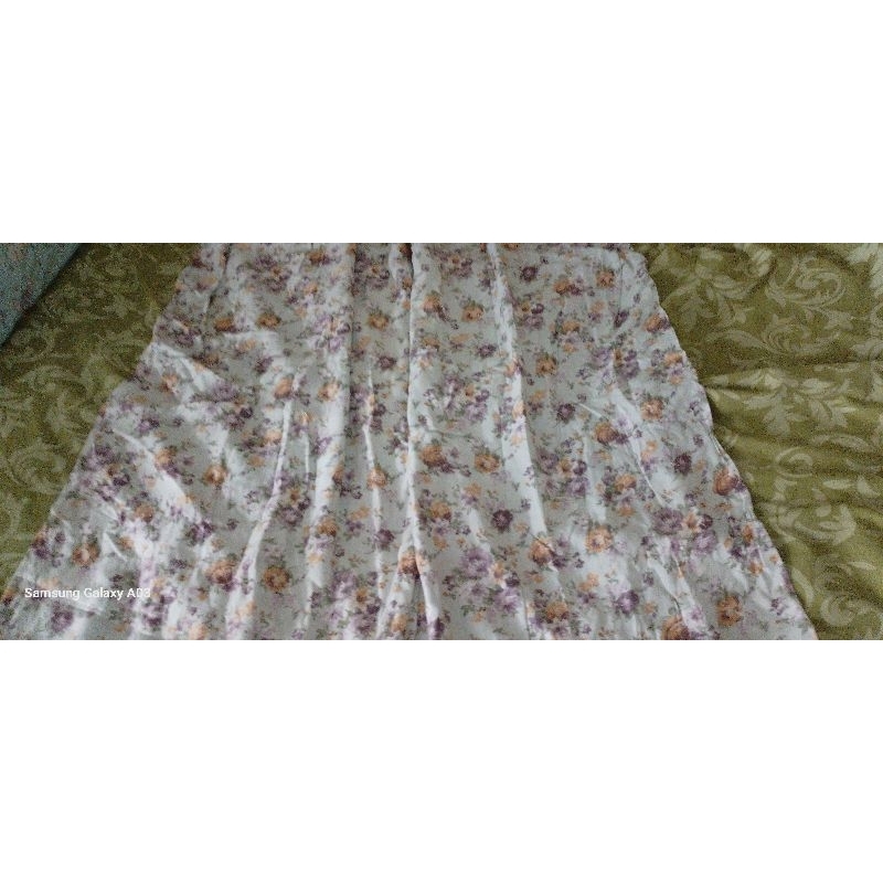 rok bunga-bunga hijau ungu kuning