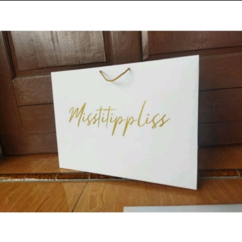 

PAPERBAG CUSTOM IVORY GLOSSY KUAT DAN KOKOH DAN TEBAL