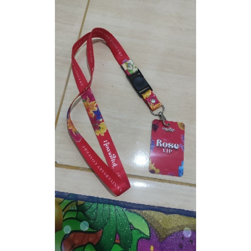 Lanyard benefit Rose konser Flowerful JKT48