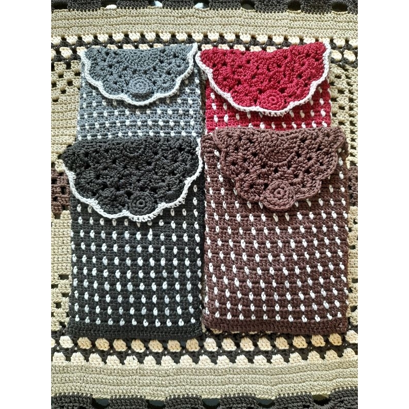 tas rajut hp motif Awan Hujan