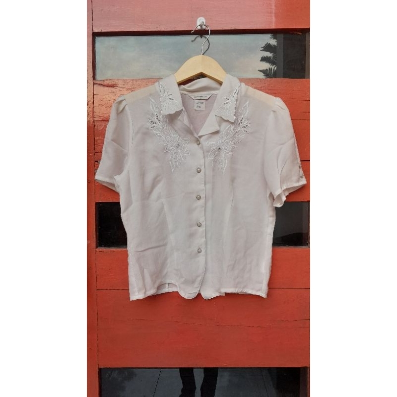 Blouse Putih Kawaii