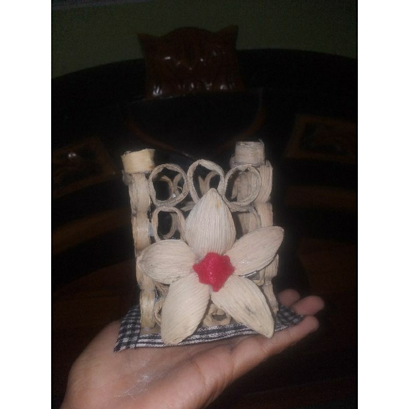 

Tenpat Pensil Dari Kulit Jagung/Kerajinan Dari Kulit Jagung/Daur Ulang Kulit Jagung/Prakarya